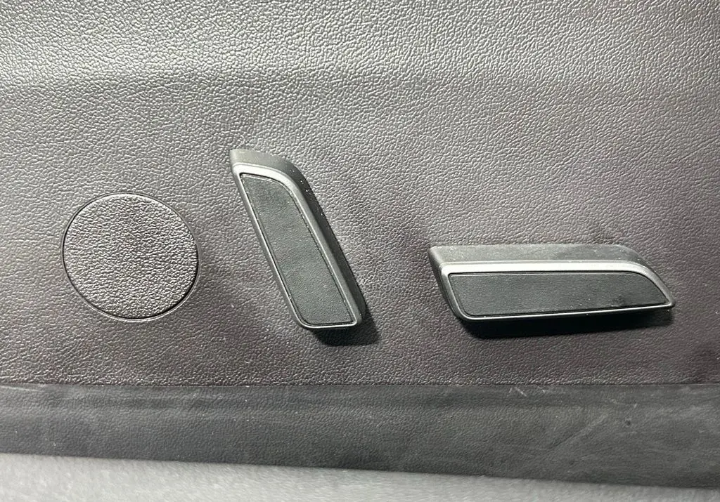 2022 Tesla Model 3 Long Range photo 11