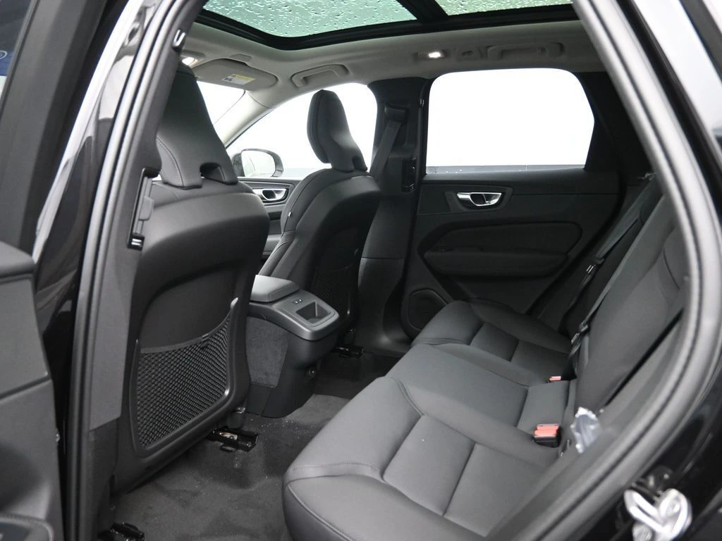 2026 Volvo XC60 Plus - Photo 24