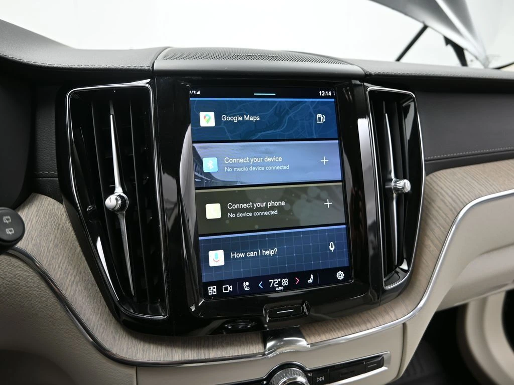 2022 Volvo - image 19