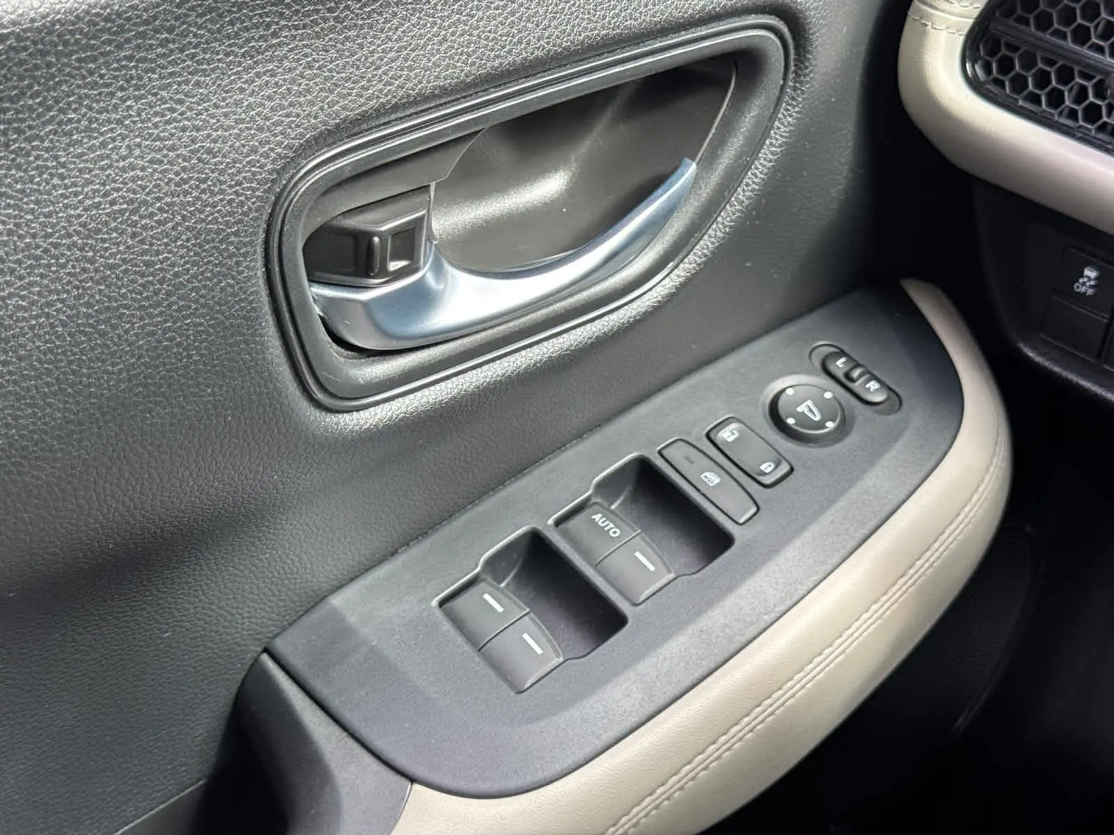 2024 Honda HR-V LX photo 22