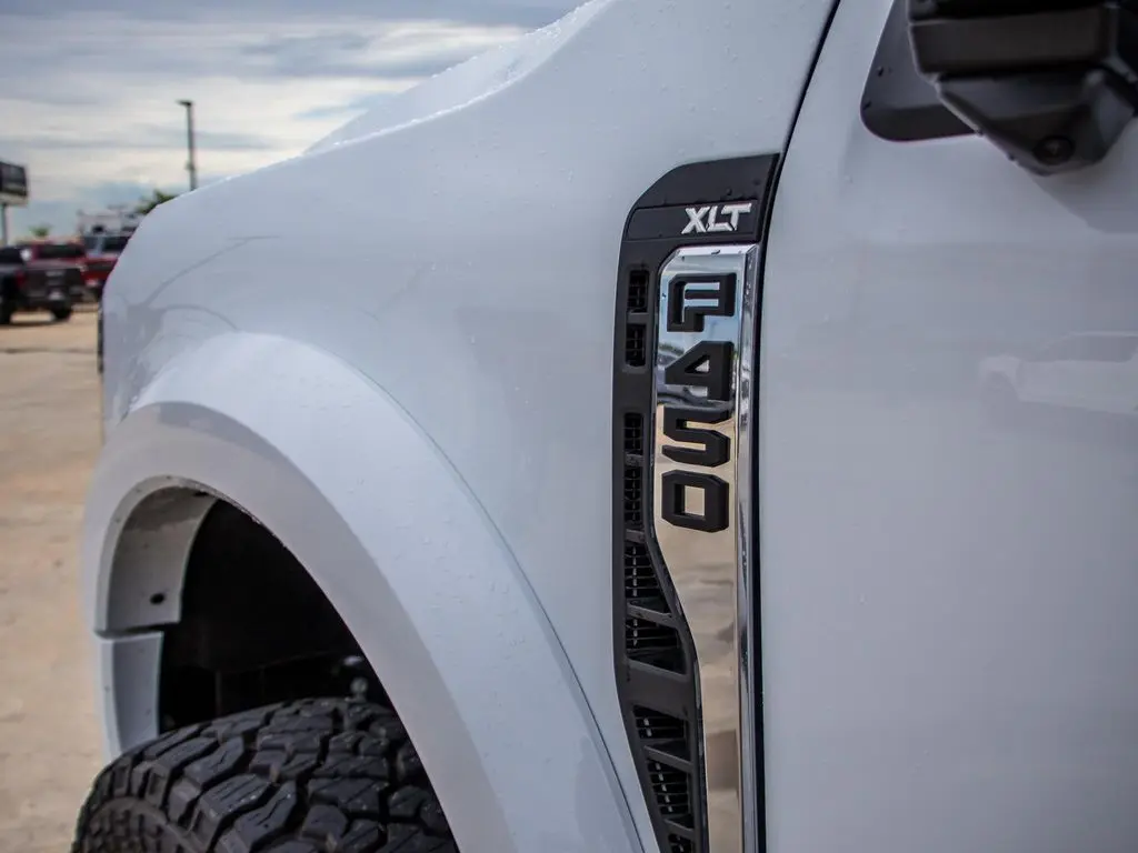 2025 Ford F-450 XLT photo 24