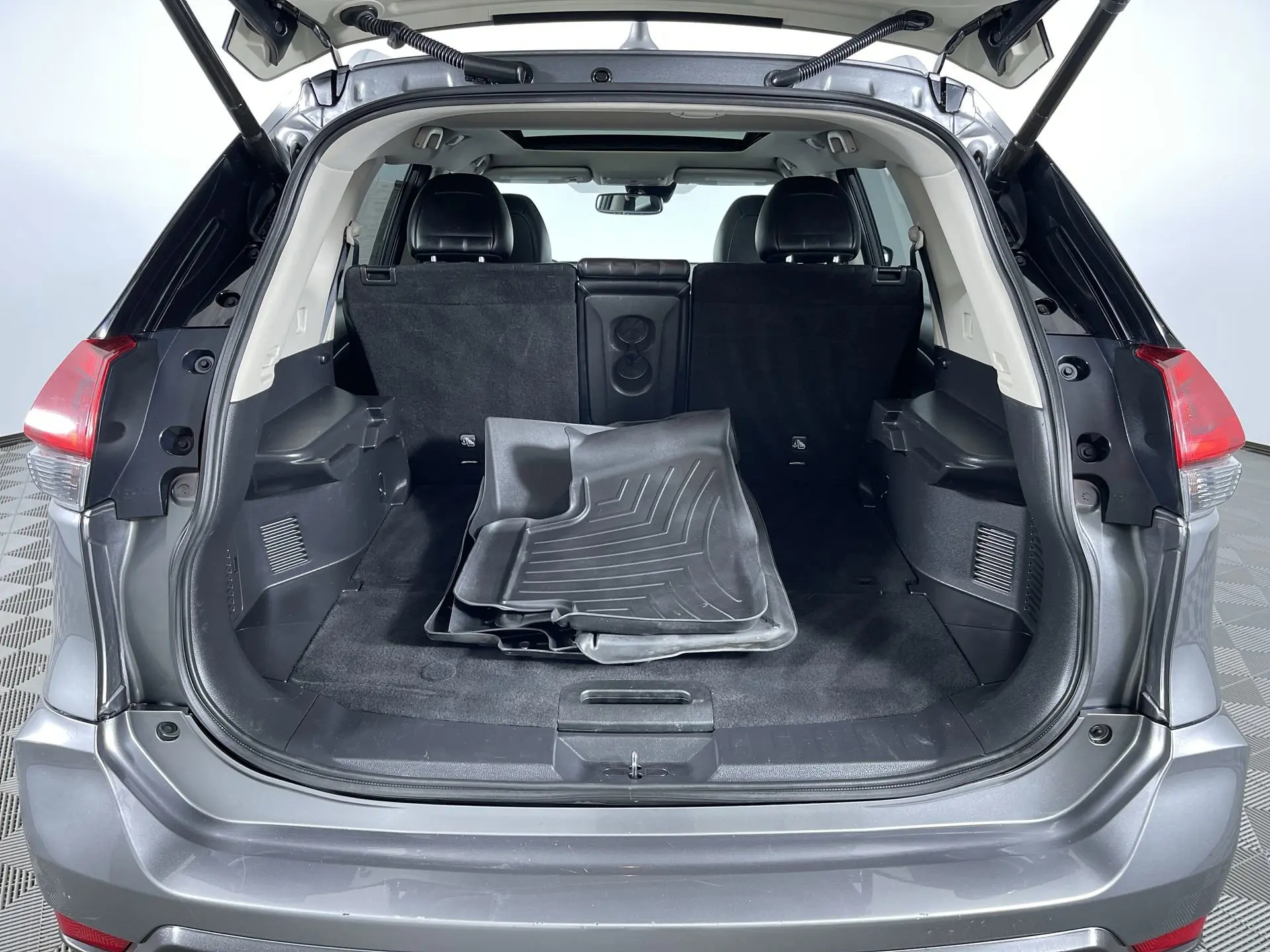2018 Nissan Rogue SL photo 22