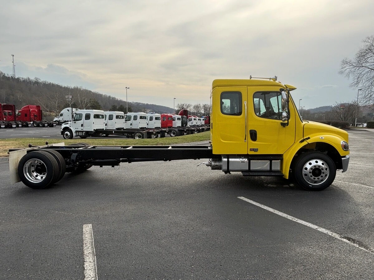 2025 Freightliner M2 106 in Knoxville, TN — photo 4