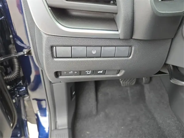 2026 Nissan Rogue SV photo 17