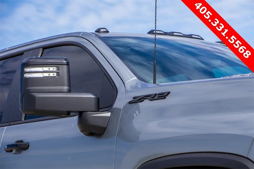 2026 Chevrolet Silverado 2500HD ZR2 photo 3