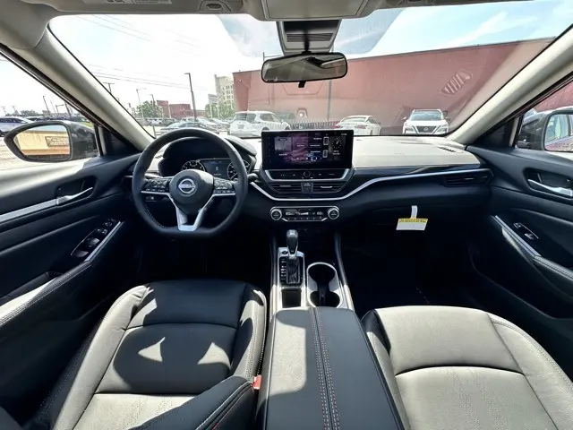 2025 Nissan Altima 2.5 SR photo 31