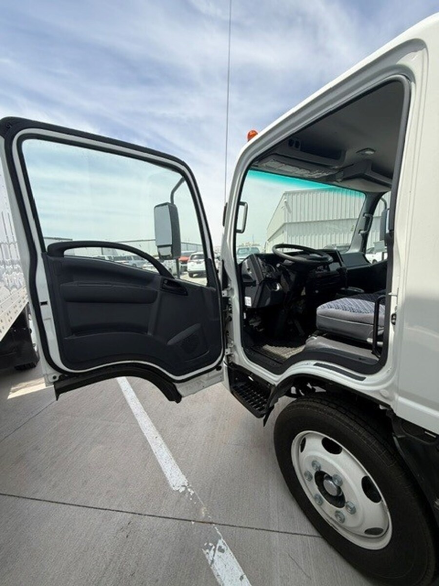 2024 Isuzu NRR in Flagstaff, AZ — photo 8