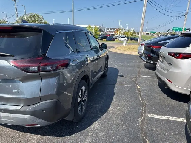 2021 Nissan Rogue SV photo 6