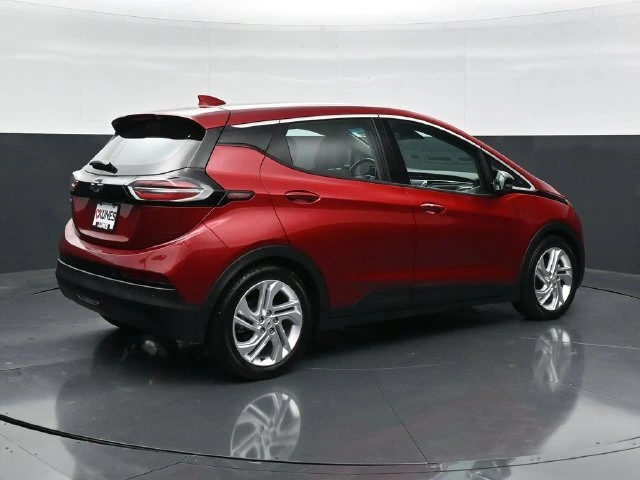 Used 2023 Chevrolet Bolt EV LT with VIN 1G1FW6S05P4151243 for sale in Lake Bluff, IL