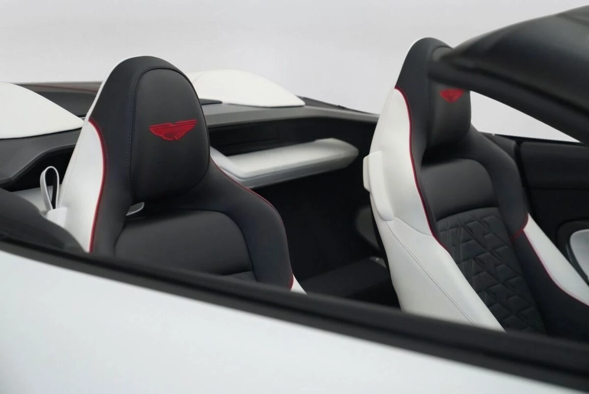 2026 Aston Martin Vanquish Base - Photo 31