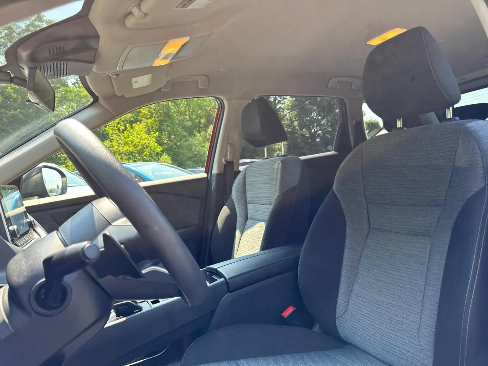 2022 Nissan Rogue S photo 13