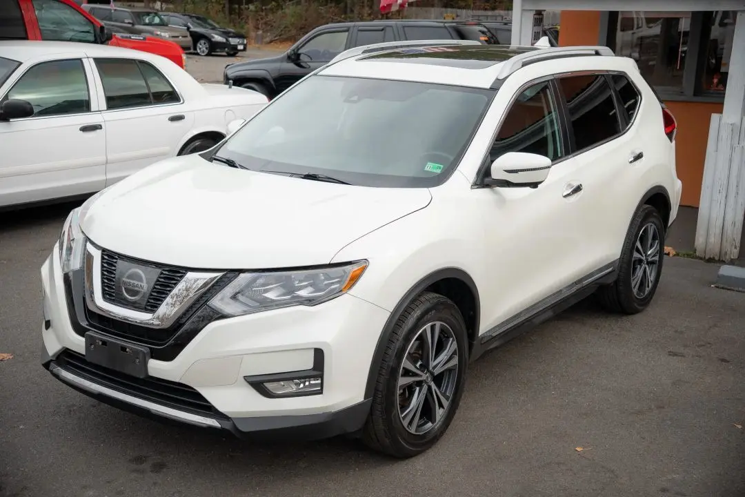 2017 Nissan Rogue SL photo 3