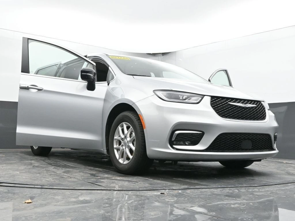 2024 Chrysler Pacifica Touring L - Photo 69