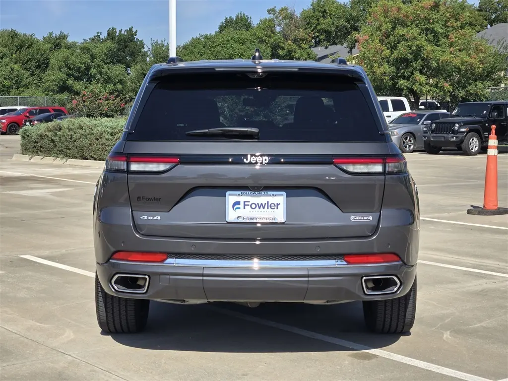 2024 Jeep Grand Cherokee Overland photo 3