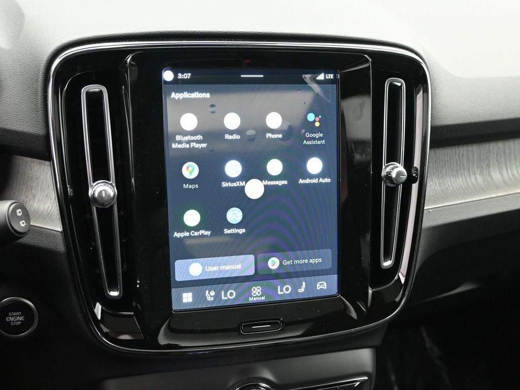 2026 Volvo - image 12