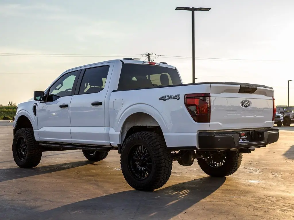 2024 Ford F-150 XLT photo 10