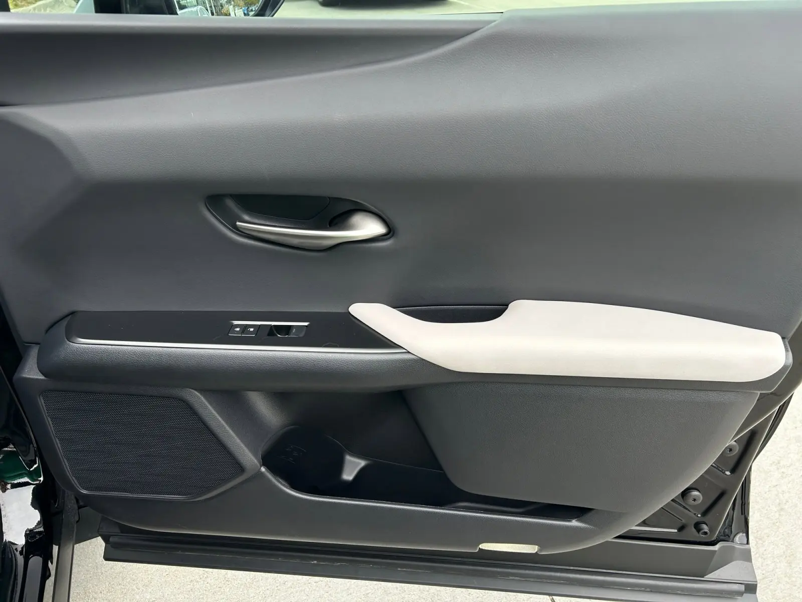 2025 Lexus UX F SPORT Design photo 15