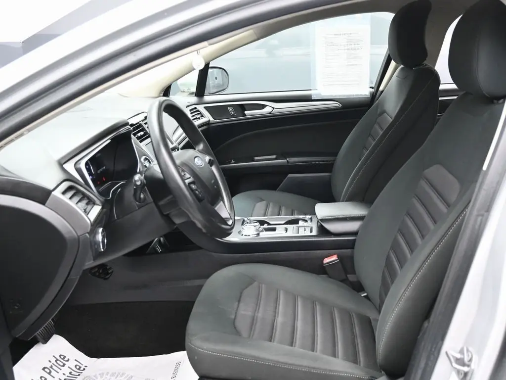 2019 Ford Fusion SE Hybrid photo 10
