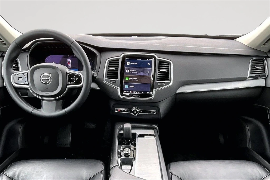 2023 Volvo - image 7