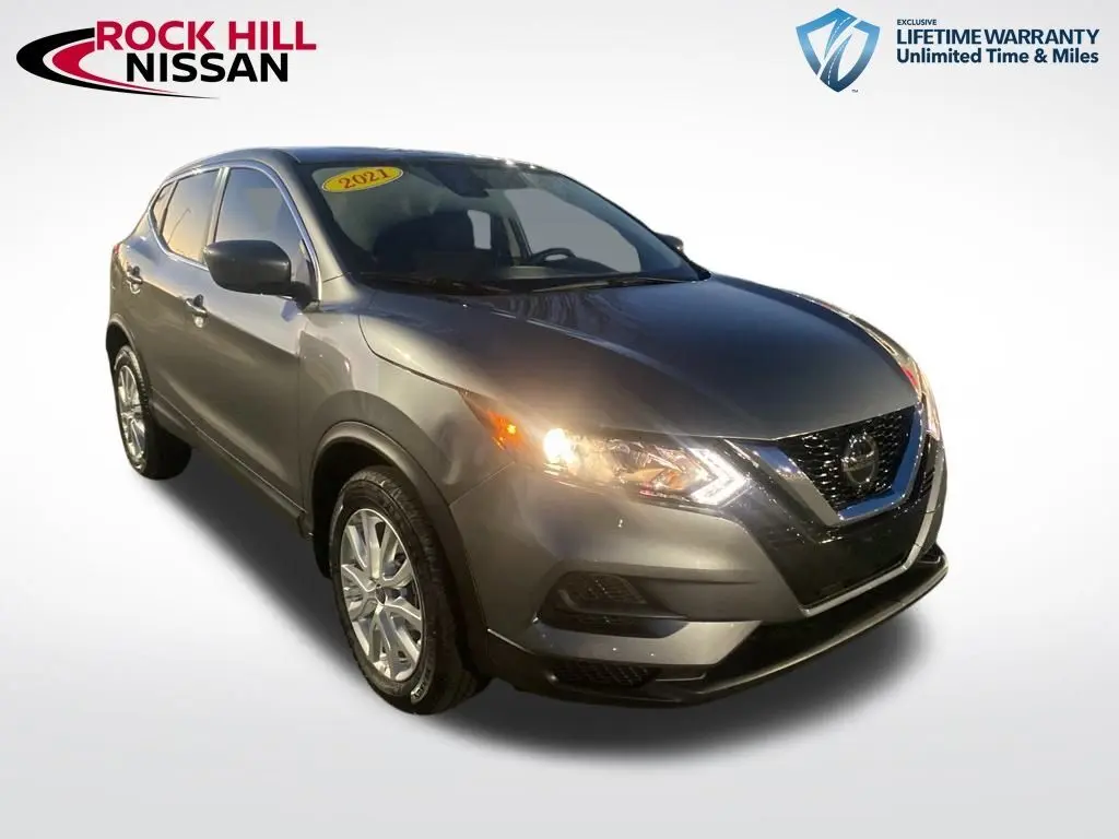 2021 Nissan Rogue Sport S's photo