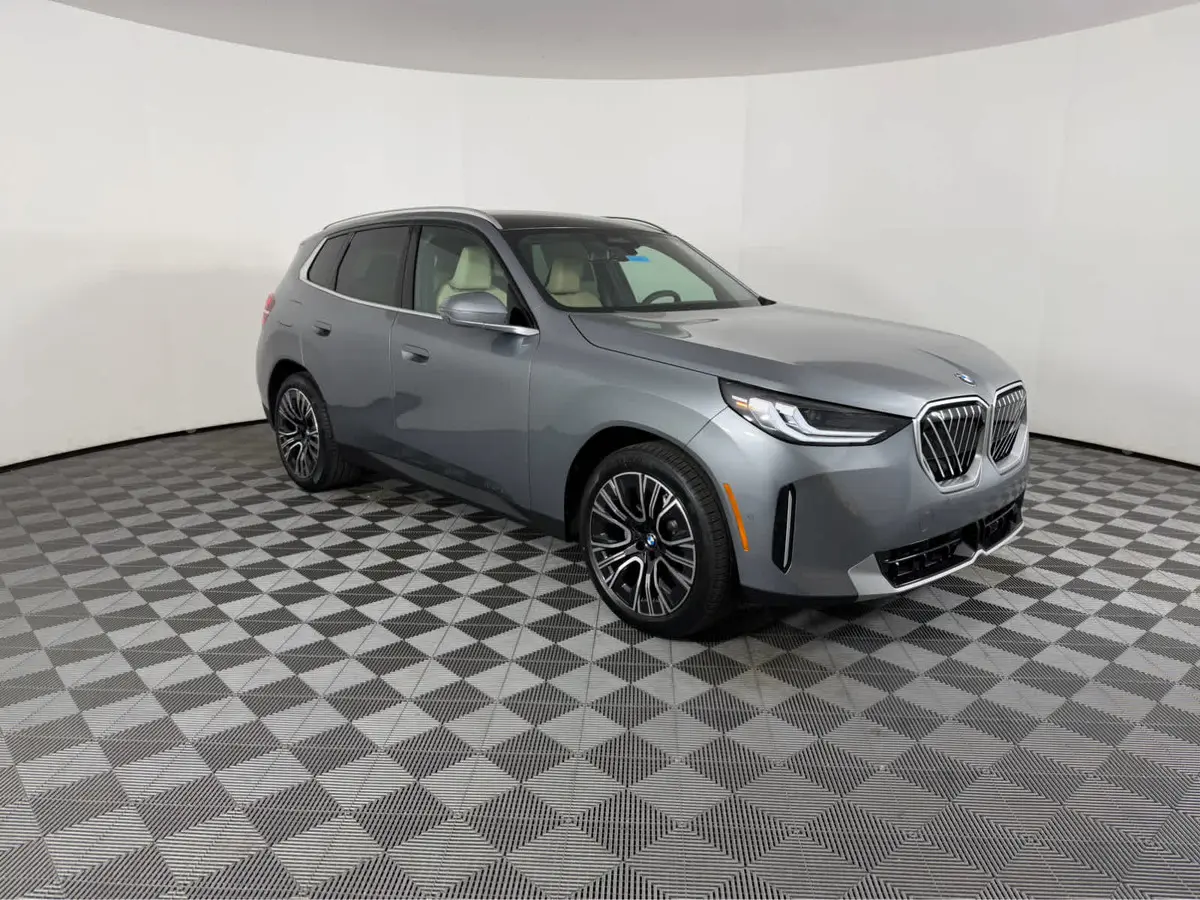 2026 BMW X3 30's photo