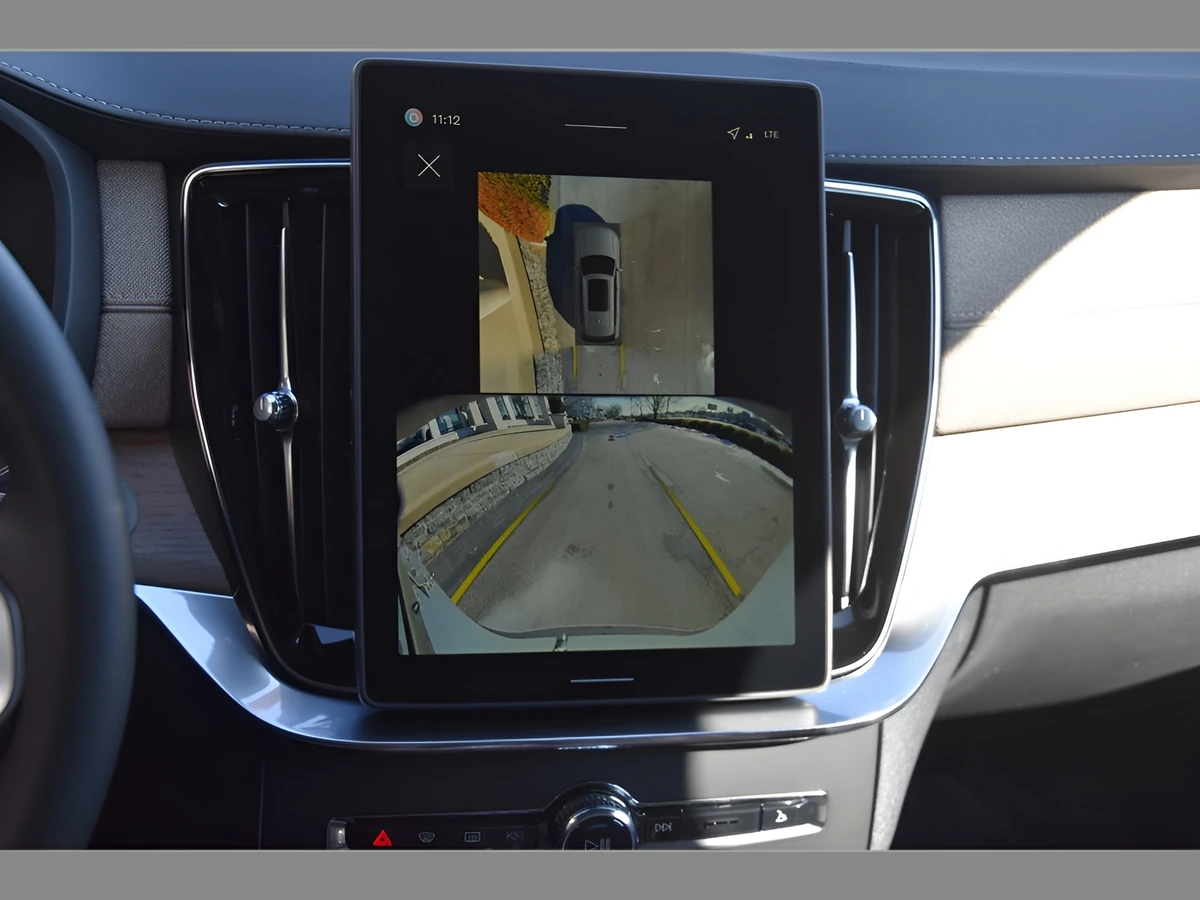 2026 Volvo XC90 Plus - Photo 21