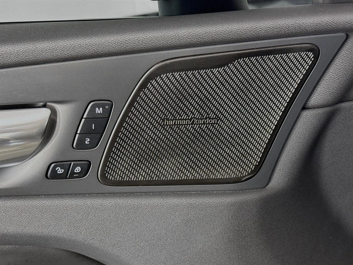 2023 Volvo - image 21