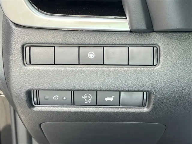 2026 Nissan Rogue SV photo 10