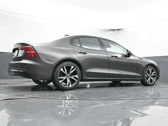 2024 Volvo S60 B5 Core photo 36