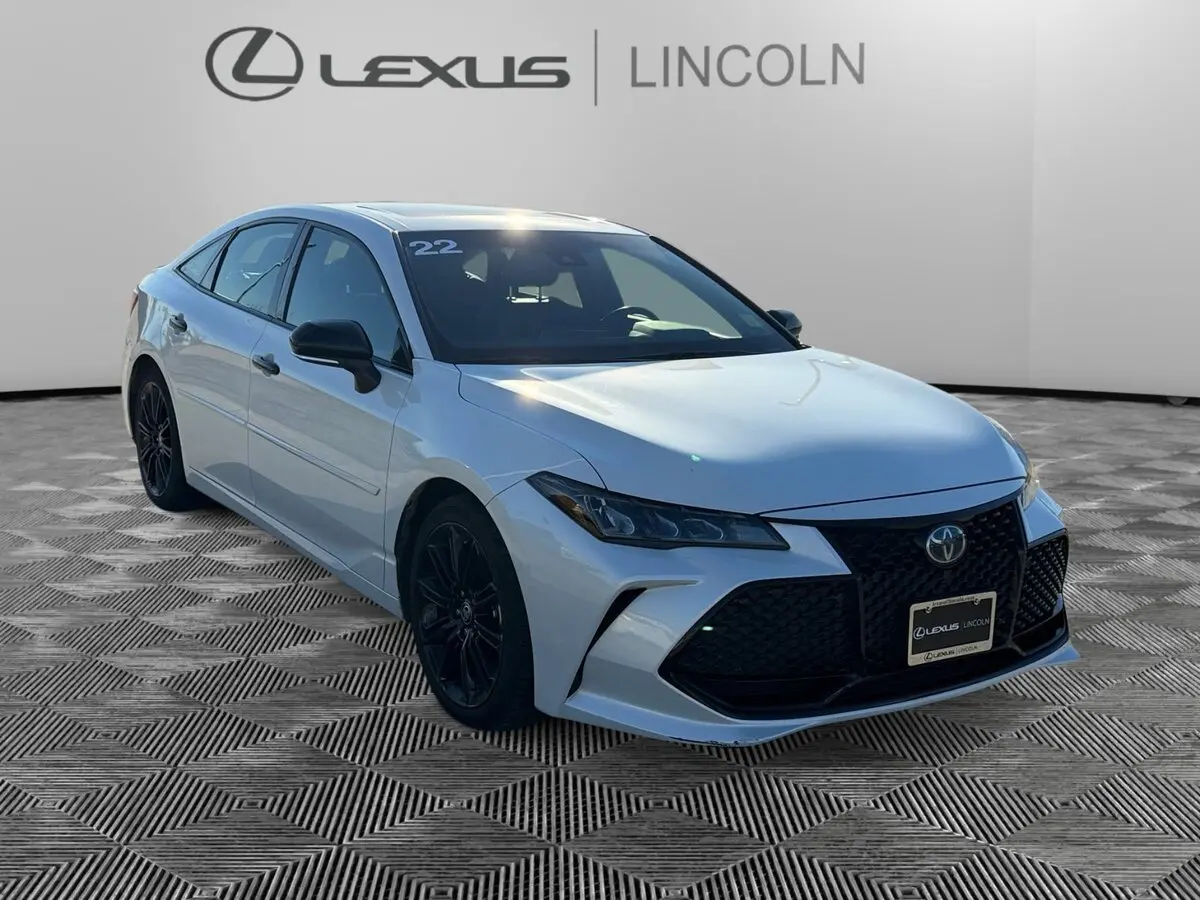 2022 Toyota Avalon XSE Nightshade's photo