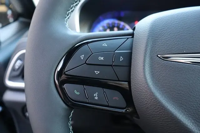 2026 Chrysler Pacifica Limited photo 13