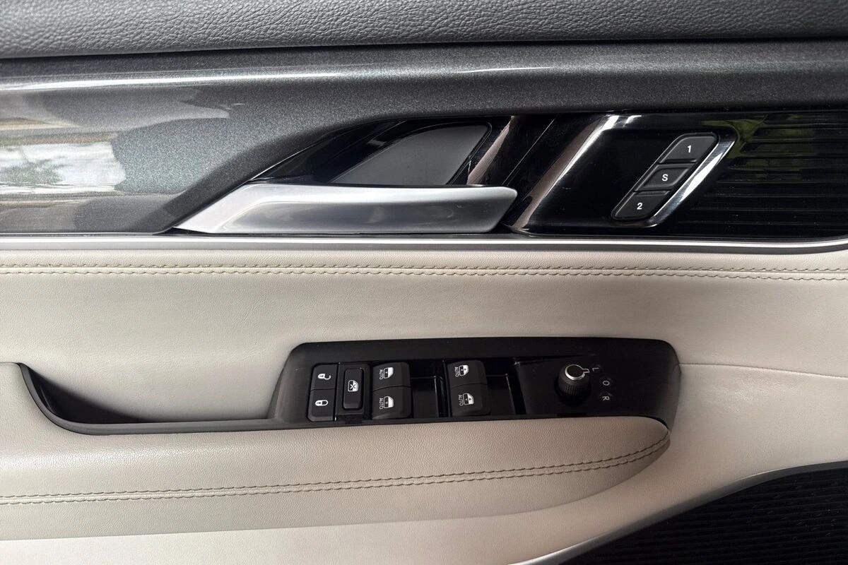 2023 Jeep Wagoneer Series I - Photo 11