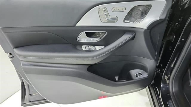 2026 Mercedes-Benz GLS 26