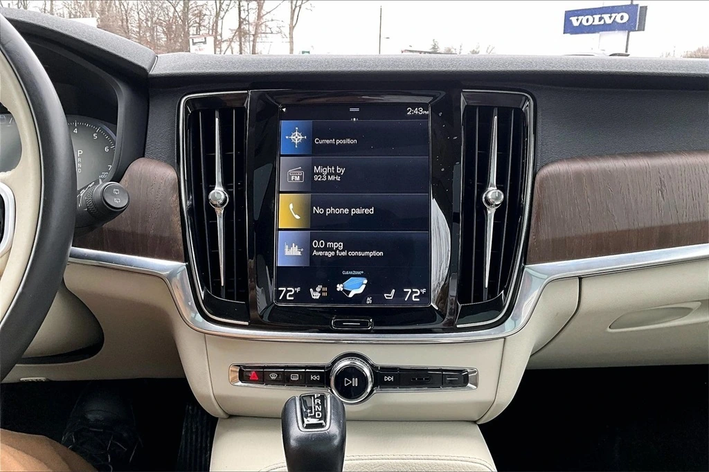 2021 Volvo - image 14