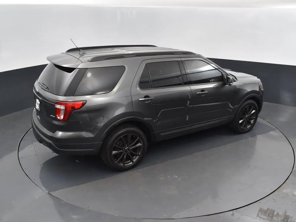2018 Ford Explorer XLT photo 34