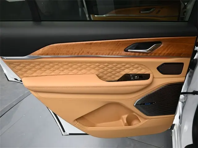 2024 Jeep Grand Cherokee L Summit photo 26