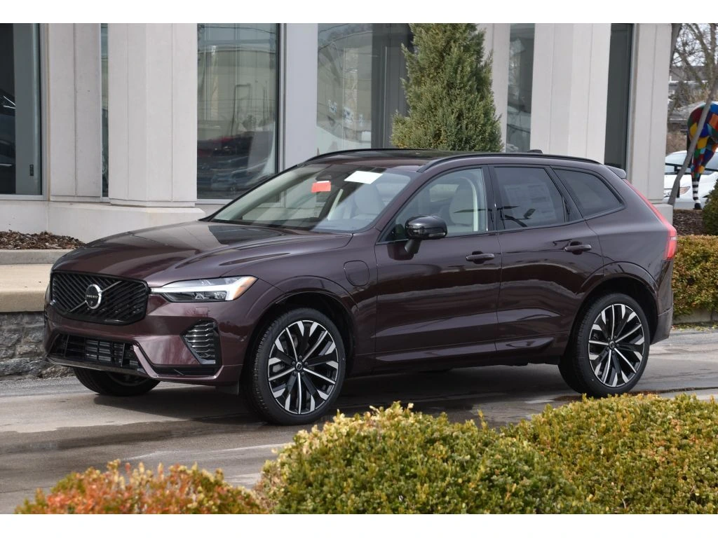 2026 Volvo - image 6