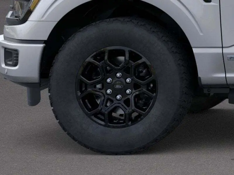 2025 Ford F-150 XLT photo 17