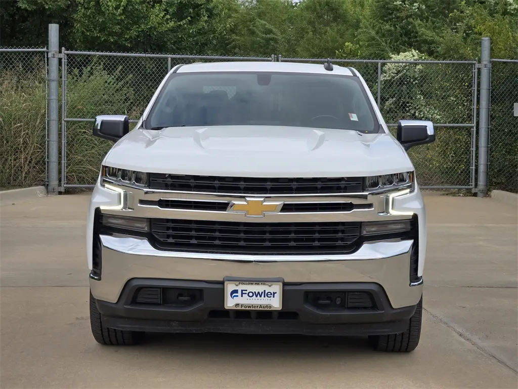 2021 Chevrolet Silverado 1500 LT photo 2