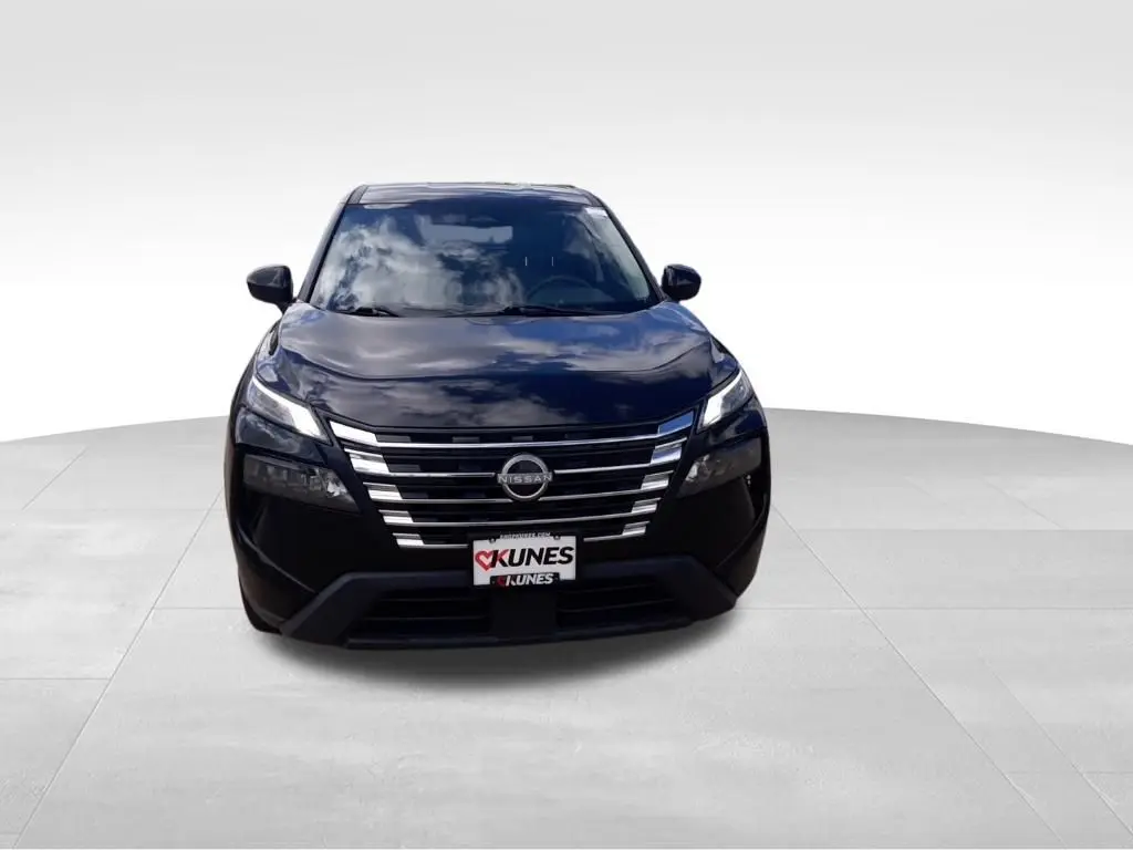 2024 Nissan Rogue SV photo 2