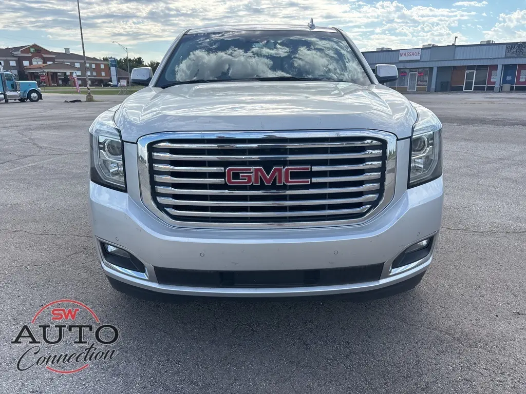 2019 Gmc Yukon SLT photo 3