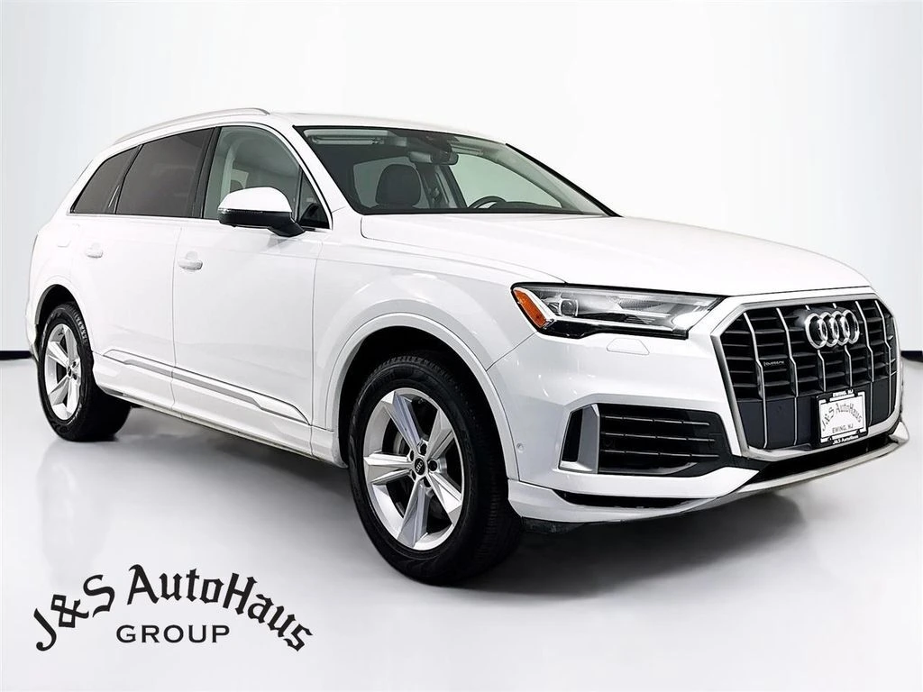 2022 Audi Q7 Premium's photo