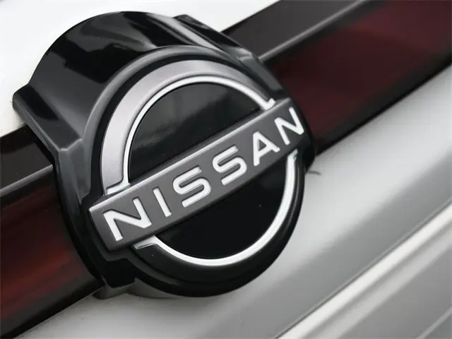 2023 Nissan Kicks S photo 17