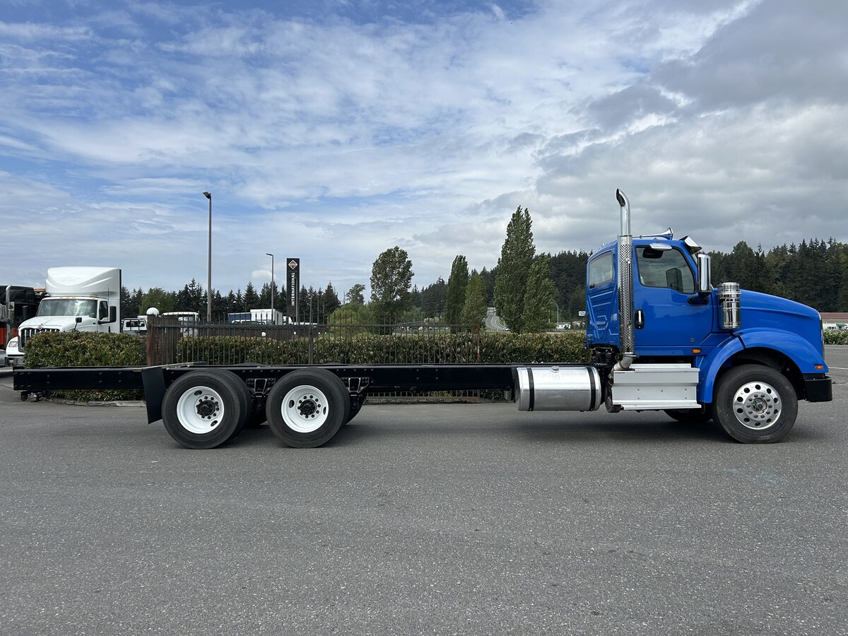 2025 International HX in Pasco, WA — photo 7