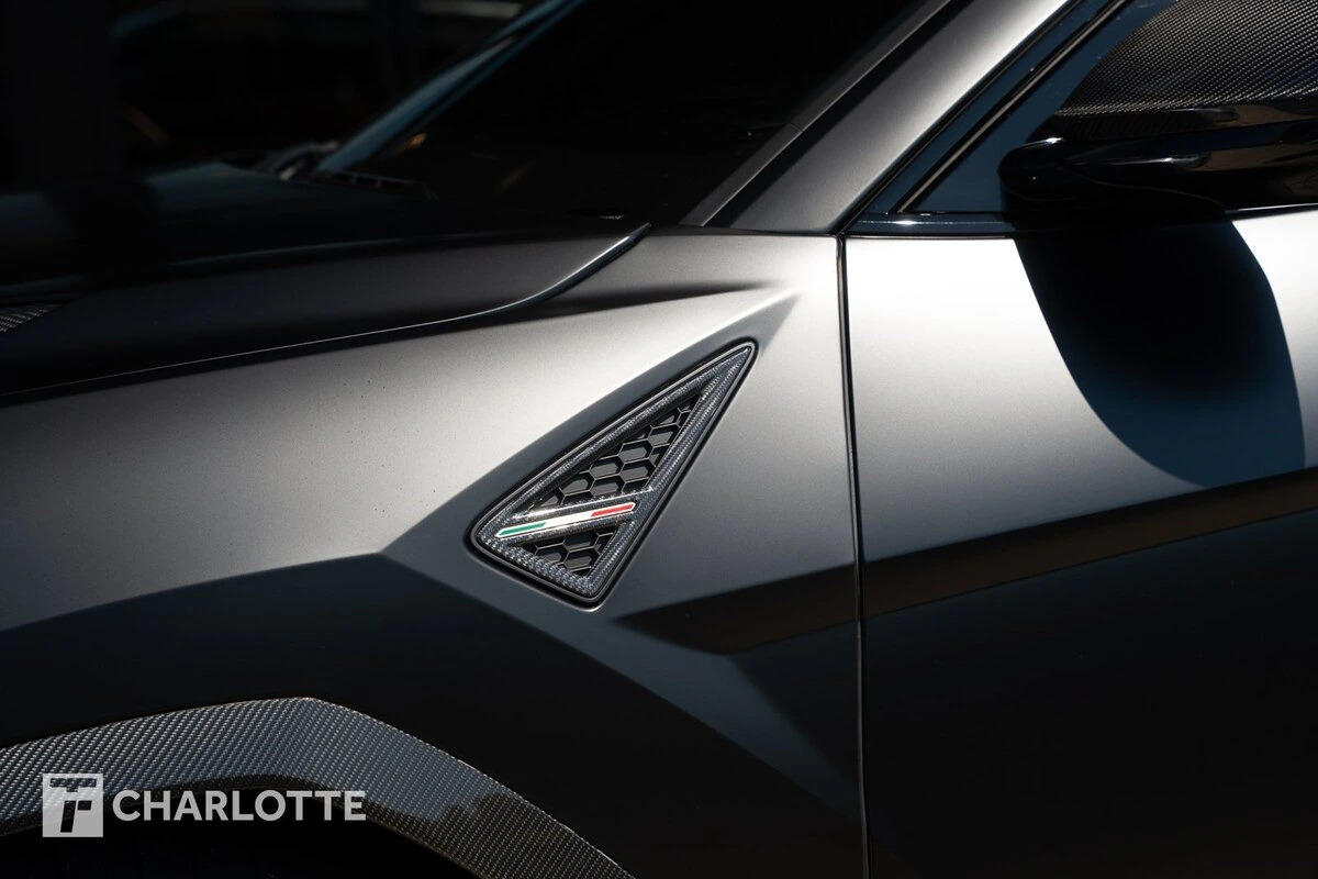 2023 Lamborghini Urus Performante - Photo 12