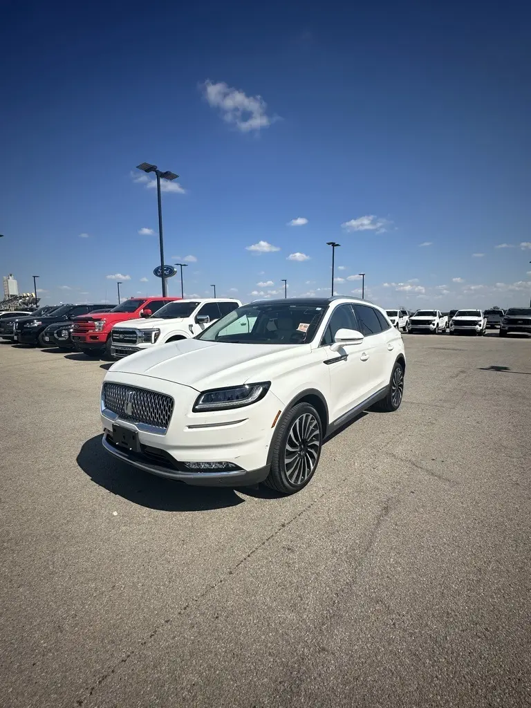 2021 Lincoln Corsair Standard photo 4