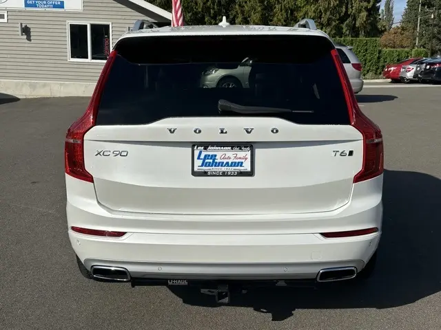 2018 Volvo XC90 T6 AWD Momentum photo 6
