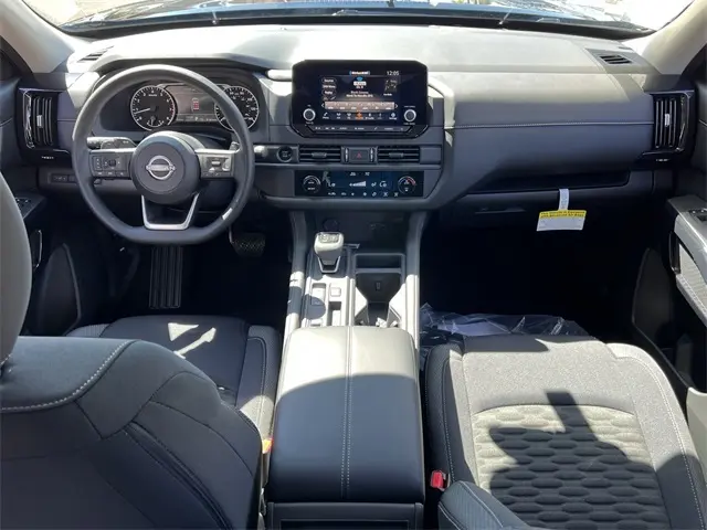 2025 Nissan Pathfinder S photo 19
