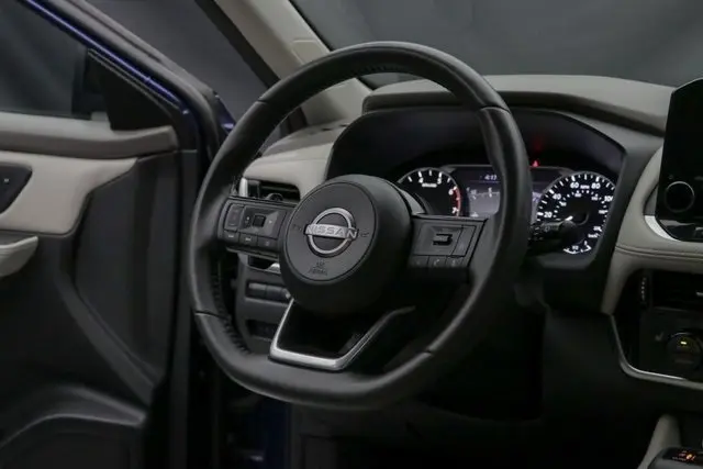 2023 Nissan Rogue SL photo 13