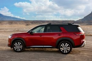 2022-Nissan-Pathfinder_side-300x200.jpg
